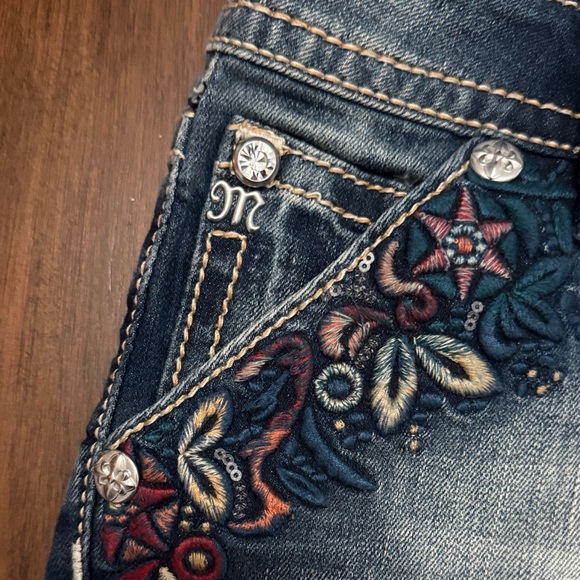 Miss Me Distressed Blue Jean Shorts with Embellished Pockets - Picture 4 of 9